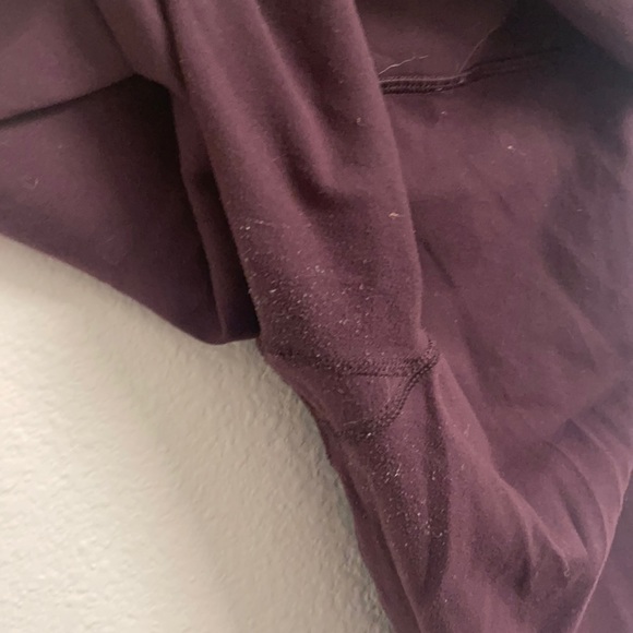 Lululemon Size 6 wunder unders - Picture 2 of 3